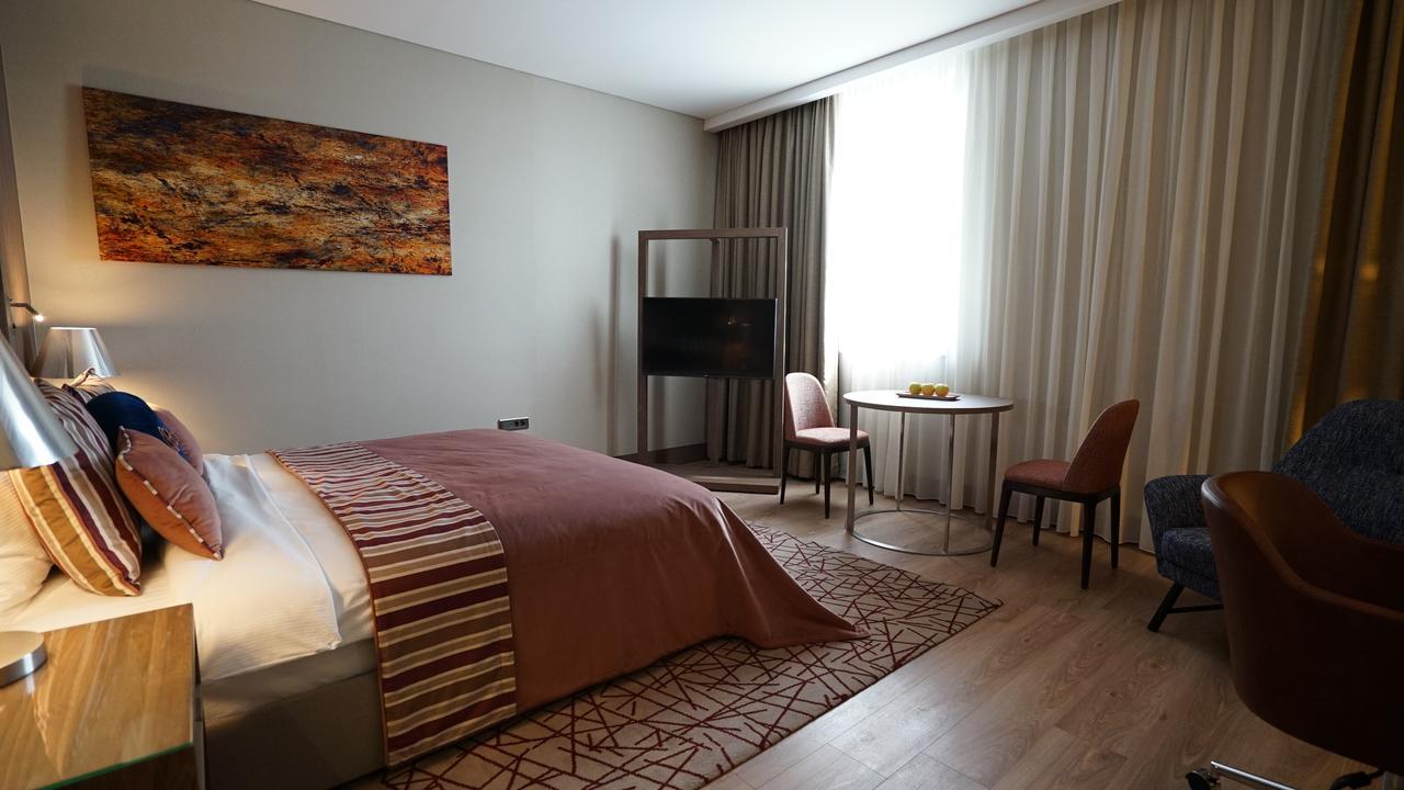 Hawthorn By Wyndham Airport Otel