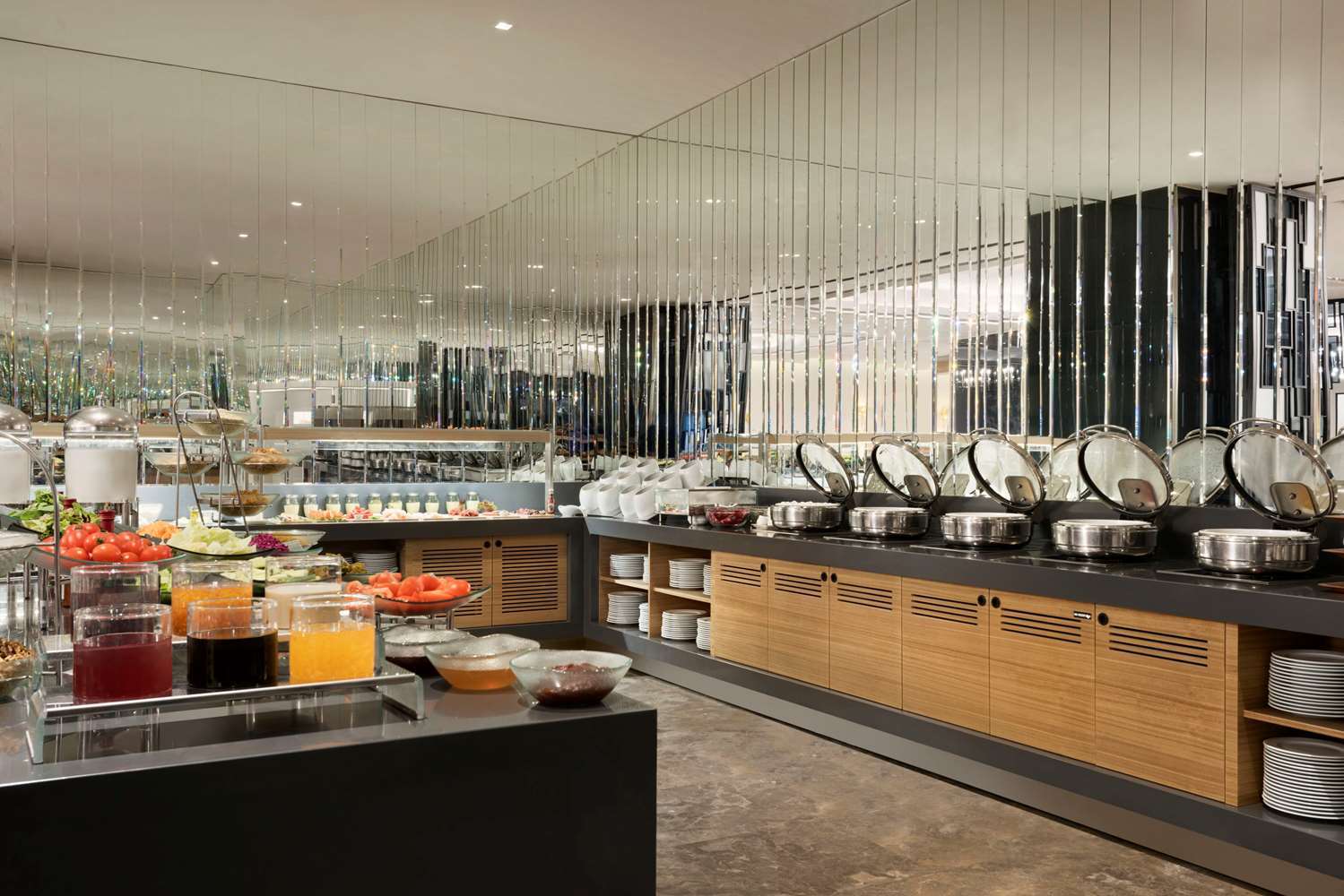 Otel Hawthorn By Wyndham Airport 5*